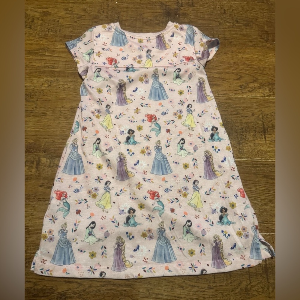 Disney Princess nightgown 5/6 - Picture 2 of 4